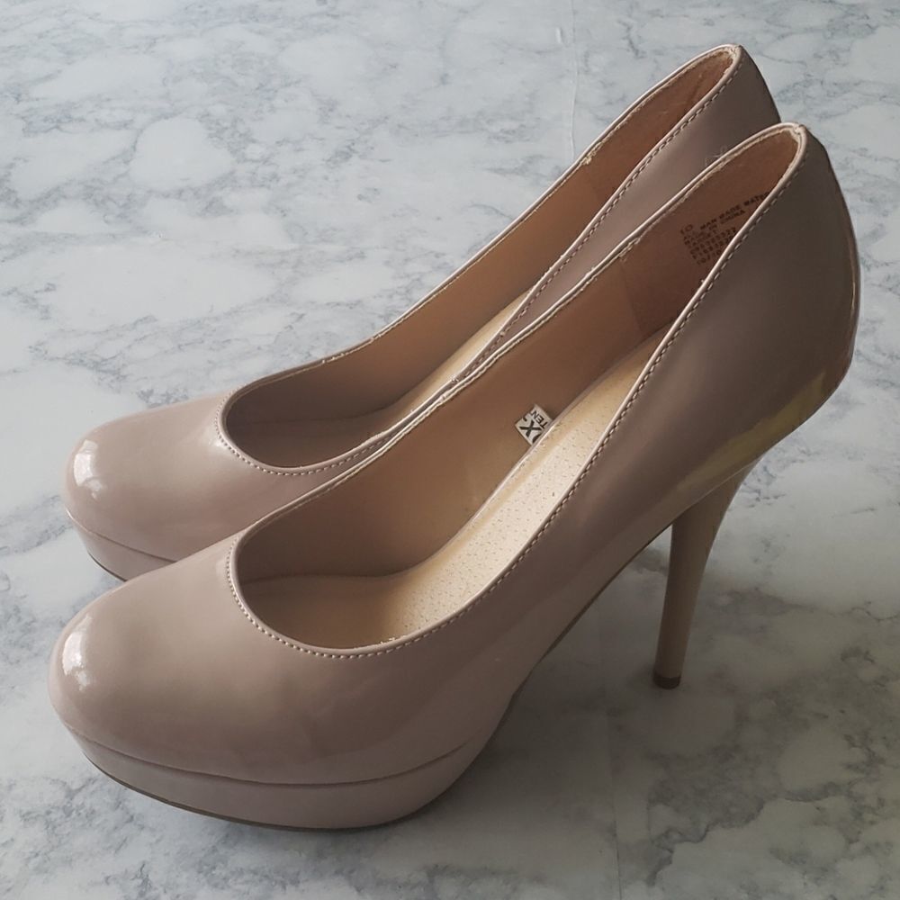 ‎Nude Stilletos